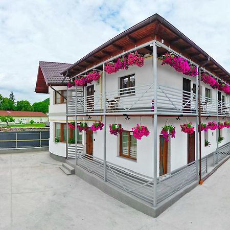 Vaias Aparts Targu Neamt Ngoại thất bức ảnh